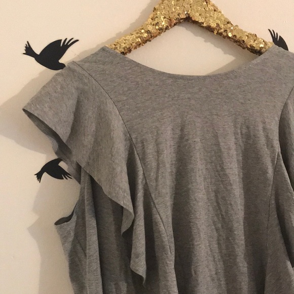 NWT Ruffles Top - Picture 2 of 3